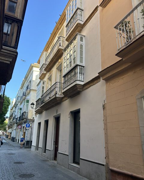 Rehabilitación de finca para viviendas en calle Veedor 15, Cádiz - Imagen 1